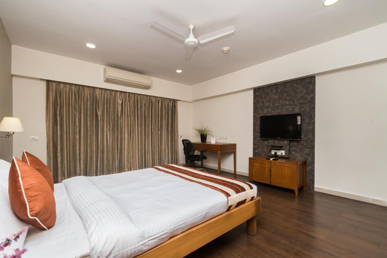 Capital O 10212 Hotel West Willows Xanadu Calcutta  Esterno foto
