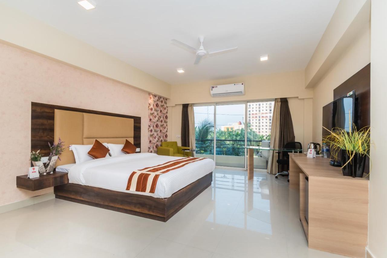 Capital O 10212 Hotel West Willows Xanadu Calcutta  Esterno foto