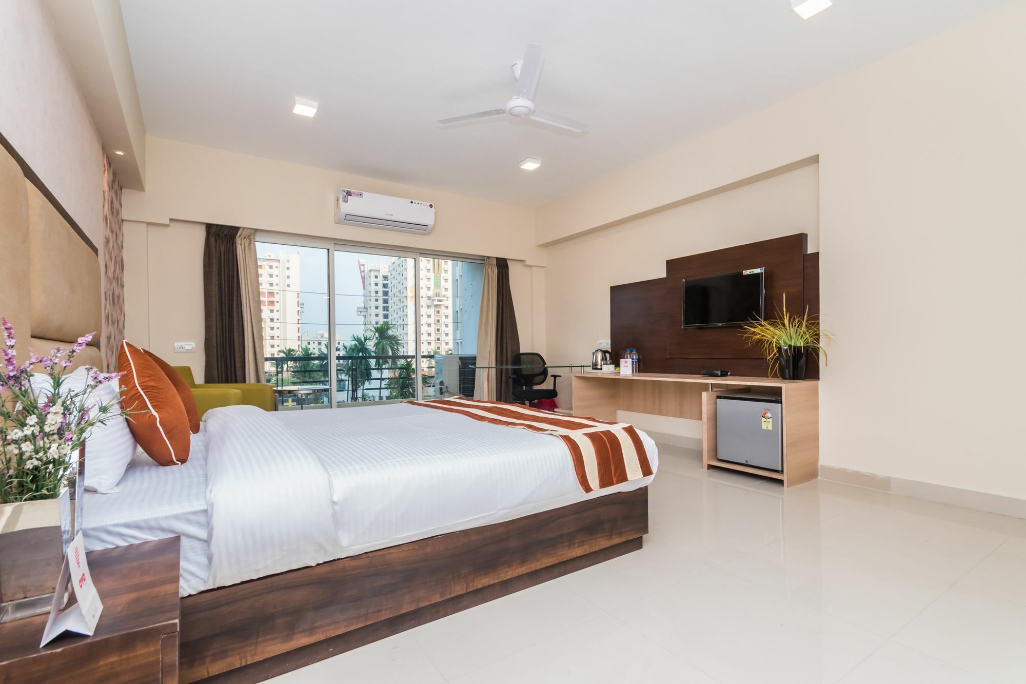 Capital O 10212 Hotel West Willows Xanadu Calcutta  Esterno foto