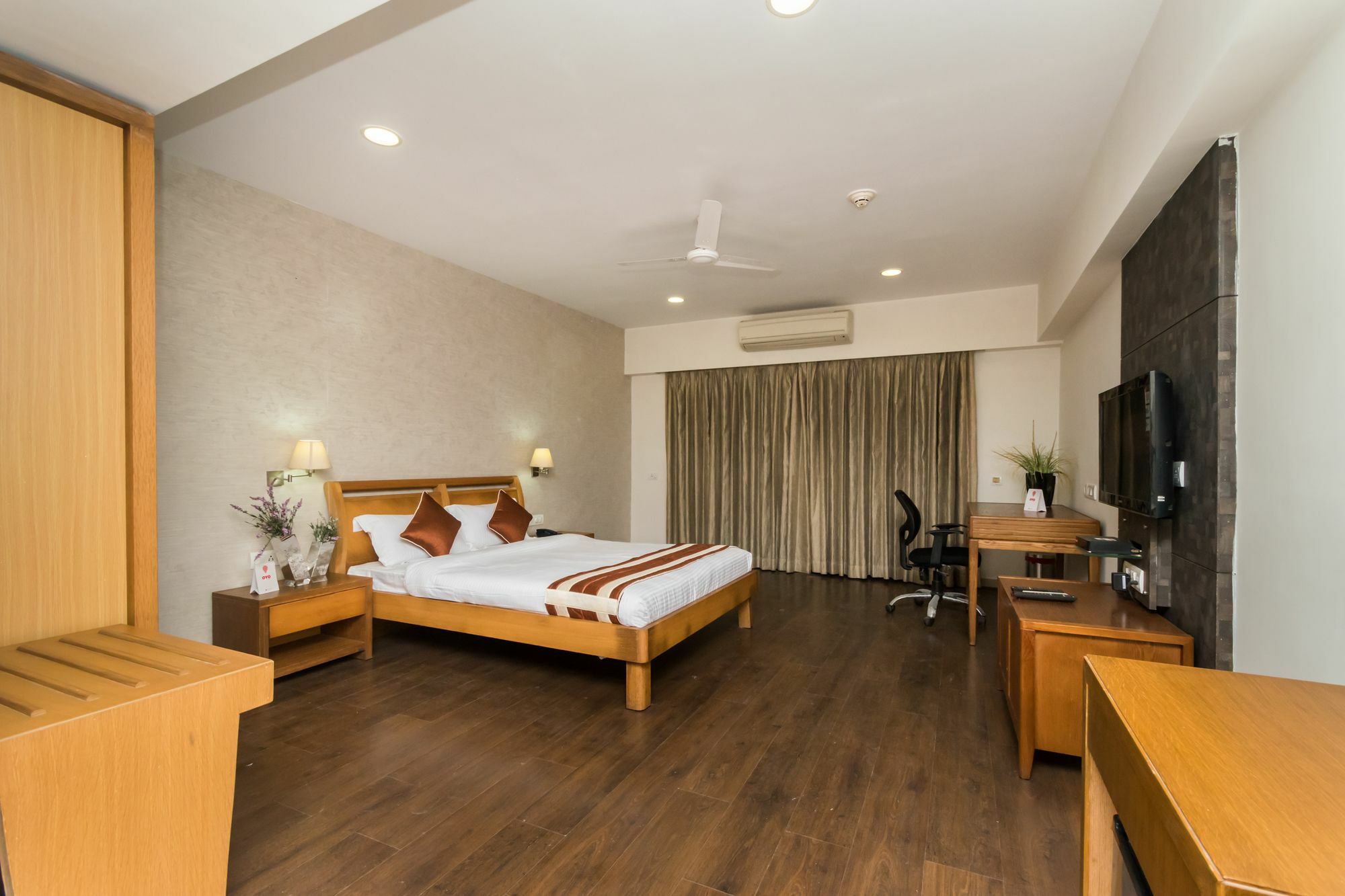 Capital O 10212 Hotel West Willows Xanadu Calcutta  Esterno foto