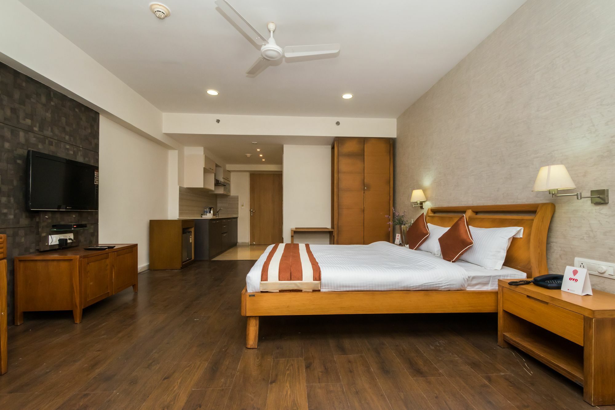 Capital O 10212 Hotel West Willows Xanadu Calcutta  Esterno foto